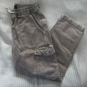 GAP Denim Easy Cargo Jean in Khaki Gray